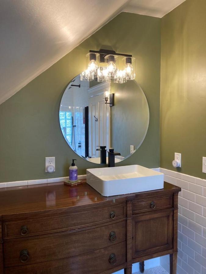 Victorian Guest Getaway-20Mins To Glacier National Park-10Mins To Airport! Columbia Falls Bagian luar foto
